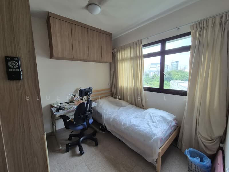 19 Dover Crescent, 19 Dover Crescent, 3 Bedrooms, 990 sqft, HDB Flat For Sale, by KENNETH CHUA, 500033813 - Bedroom - PropertyGuru.com.sg
