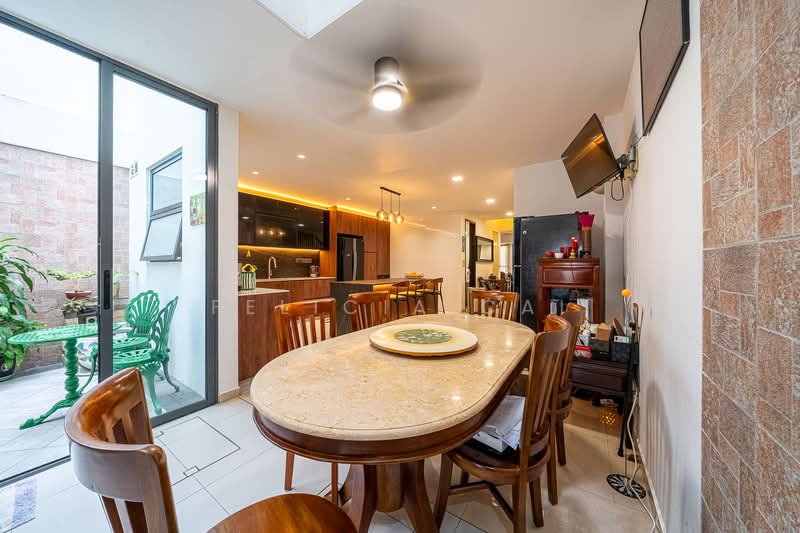 Sembawang Hills Estate, Jalan Kuras, 5 Bedrooms, 4,151 sqft, Terraced House For Sale, by Felicia Cai, 500033848 - Kitchen - PropertyGuru.com.sg