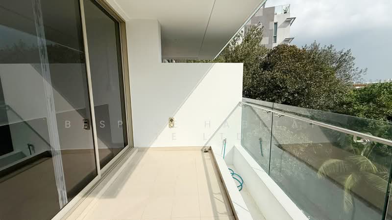 03-34 PRS2 Balcony
