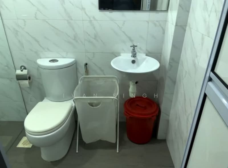 24 JALAN TARI PIRING, JALAN TARI PIRING, Room Rental, 150 sqft, Terraced House For Rent, by Ivan Singh, 500033901 - Bathroom - PropertyGuru.com.sg
