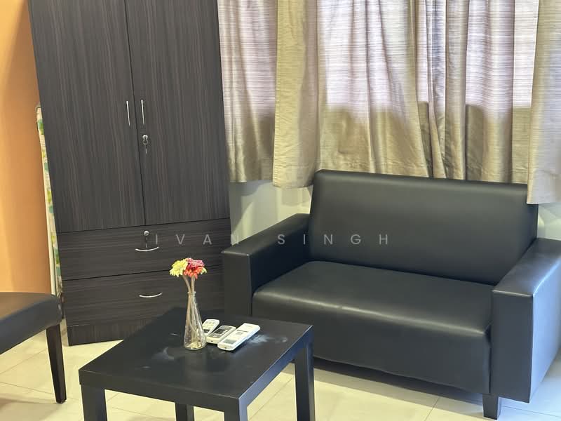 24 JALAN TARI PIRING, JALAN TARI PIRING, Room Rental, 150 sqft, Terraced House For Rent, by Ivan Singh, 500033901 - Living Room - PropertyGuru.com.sg