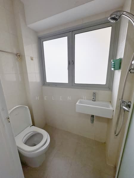 Hillvista, 3 Elizabeth Drive, 3 Bedrooms, 1,163 sqft, Condominium For Sale, by Helen HU, 500033915 - Bathroom - PropertyGuru.com.sg
