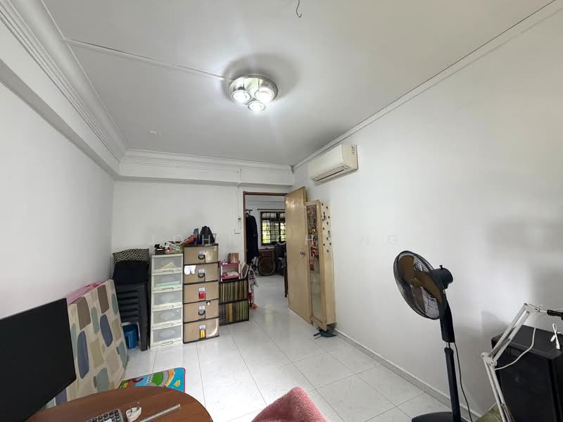 176 Lompang Road, 176 Lompang Road, 3 Bedrooms, 1,087 sqft, HDB Flat For Sale, by John Chong, 500034012 - Living Room - PropertyGuru.com.sg