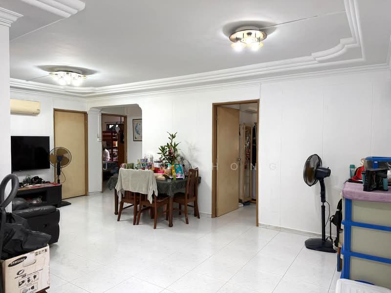 176 Lompang Road, 176 Lompang Road, 3 Bedrooms, 1,087 sqft, HDB Flat For Sale, by John Chong, 500034012 - Living Room - PropertyGuru.com.sg