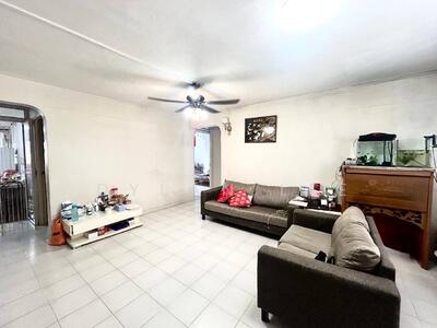 For Sale - 706 Hougang Avenue 2