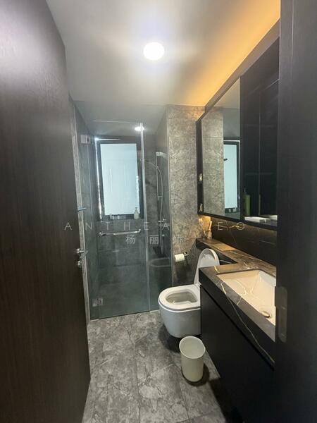 Hyll on Holland Condominium For Sale at S$ 3,080,000 | PropertyGuru Singapore - Bathroom