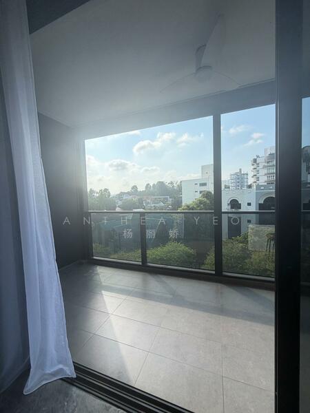 Hyll on Holland Condominium For Sale at S$ 3,080,000 | PropertyGuru Singapore - Balcony