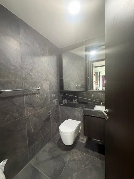 Hyll on Holland Condominium For Sale at S$ 3,080,000 | PropertyGuru Singapore - Bathroom