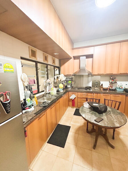 Lakepoint Condo, 2 Lakepoint Drive, Room Rental, 200 sqft, Condominium For Rent, by Charles Goy, 500034166 - Kitchen - PropertyGuru.com.sg