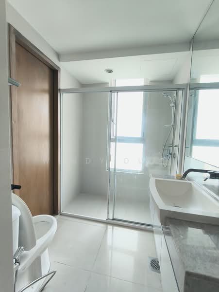 Citylights Condominium For Sale at S$ 1,330,000 | PropertyGuru Singapore - Bathroom