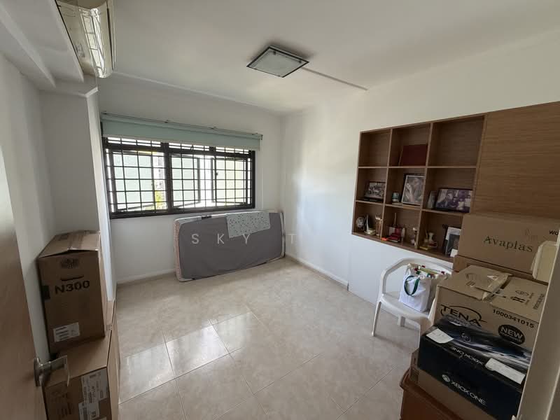 350 Ang Mo Kio Street 32 HDB Flat For Sale at S$ 938,000 | PropertyGuru Singapore - Bedroom