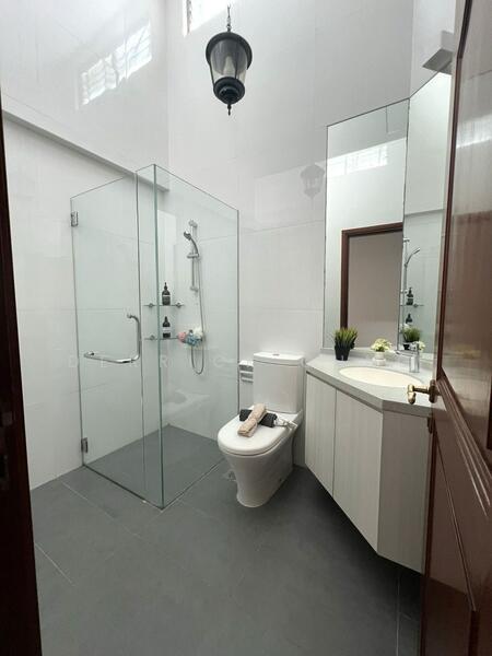 Gentle Villas Semi-Detached House For Sale at S$ 6,844,000 | PropertyGuru Singapore - Bathroom