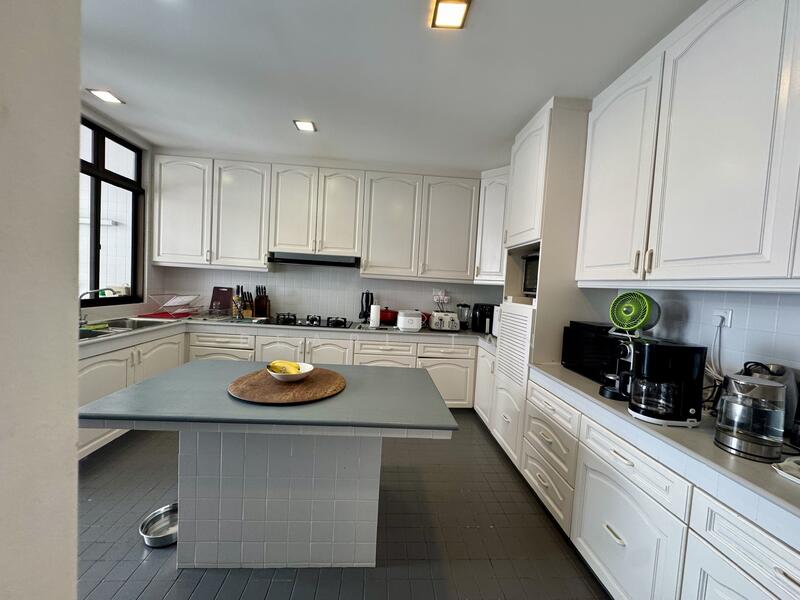 * 2 Storey SemiD ❤️❤️ 4+1 rooms. 3 bathrooms * On-ground swimming pool. * Can park 2 cars and addit Semi-Detached House For Sale at S$ 10,980,000 | PropertyGuru Singapore - Kitchen