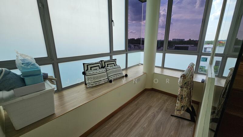 Study with exceptional unblocked views