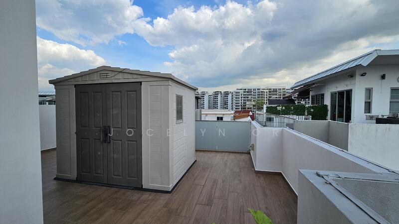 Well maintained roof terrace