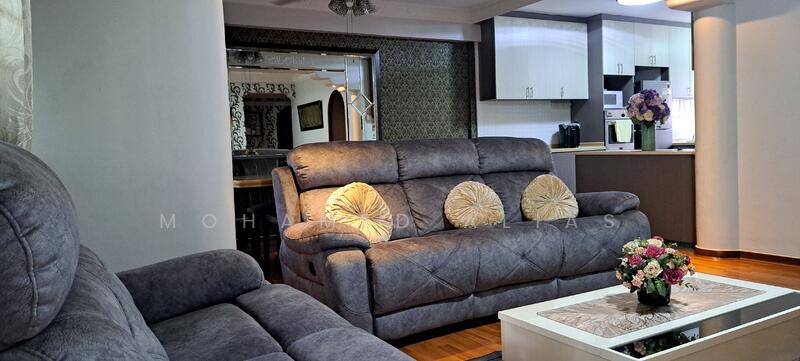 532 Serangoon North Avenue 4 HDB Flat For Sale at S$ 648,888 | PropertyGuru Singapore - Living Room