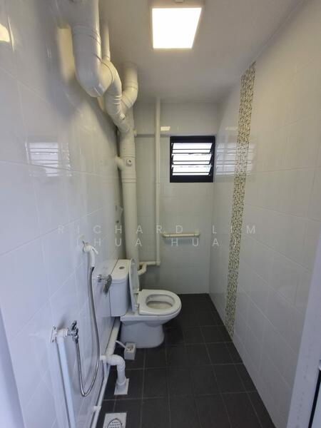 152 Serangoon North Ave 1, Serangoon North Avenue 1, 1,475 sqft, Shop / Shophouse For Sale, by Richard Lim (Hua Hua), 500034812 - Bathroom - CommercialGuru.com.sg