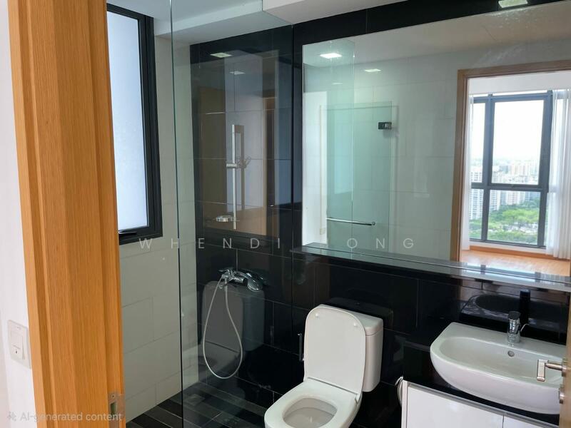 Master Bathroom with window - rare!