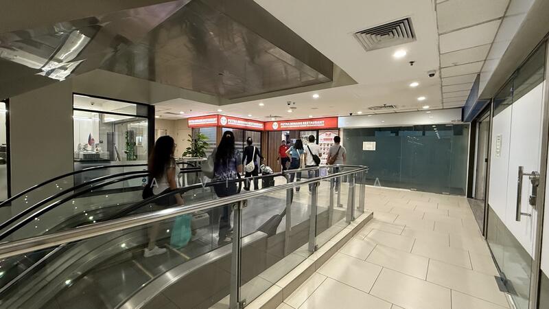 Lucky Plaza, 304 Orchard Road, 388 sqft, Mall Shop For Sale, by Alvin Chua, 500034973 - Interior - CommercialGuru.com.sg