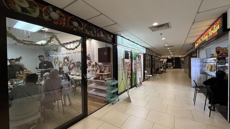 Lucky Plaza, 304 Orchard Road, 388 sqft, Mall Shop For Sale, by Alvin Chua, 500034973 - Interior - CommercialGuru.com.sg