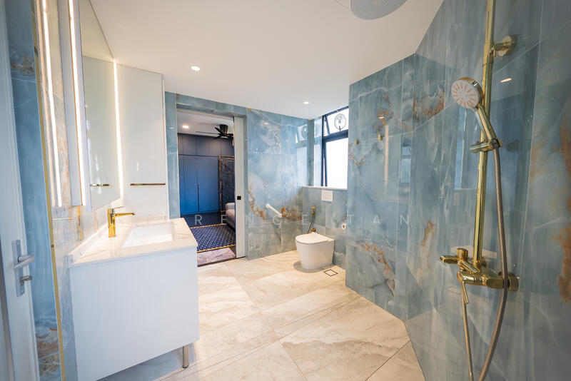 Jalan Rindu Corner Terrace For Sale at S$ 3,500,000 | PropertyGuru Singapore - Bathroom