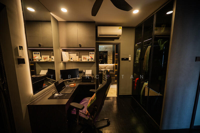 Jalan Rindu Corner Terrace For Sale at S$ 3,500,000 | PropertyGuru Singapore - Study/Walk-in Wardrobe