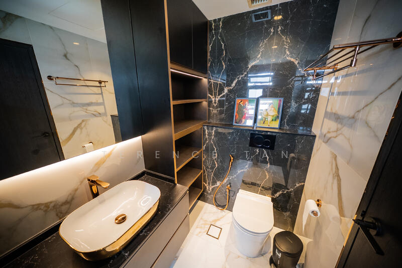 Jalan Rindu Corner Terrace For Sale at S$ 3,500,000 | PropertyGuru Singapore - Master Bathroom