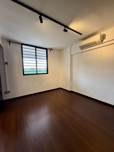 33 Marine Crescent, 33 Marine Crescent, 2 Bedrooms, 700 sqft, HDB Flat For Sale, by Liza Huang, 500035079 - Bedroom - PropertyGuru.com.sg
