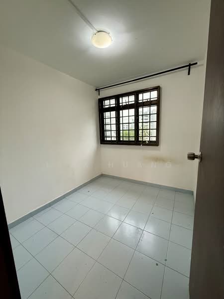 33 Marine Crescent, 33 Marine Crescent, 2 Bedrooms, 700 sqft, HDB Flat For Sale, by Liza Huang, 500035079 - Utility  - PropertyGuru.com.sg