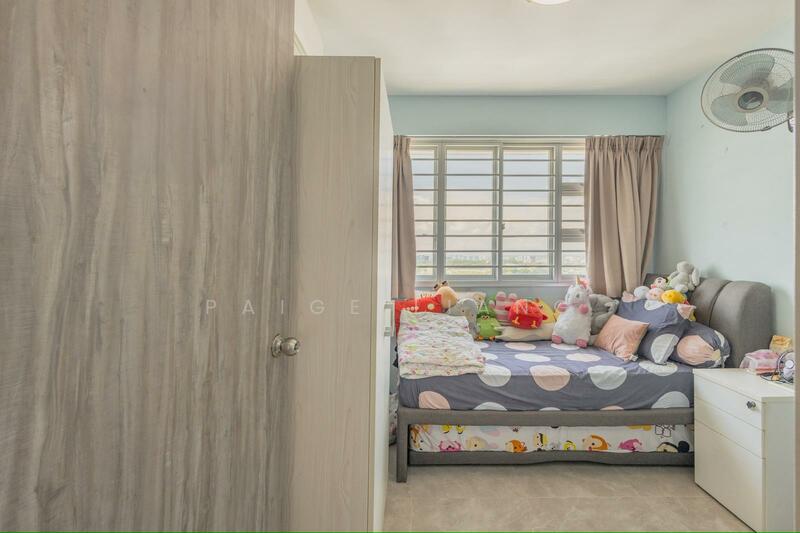 182A Woodlands Street 13 HDB Flat For Sale at S$ 608,000 | PropertyGuru Singapore - Bedroom