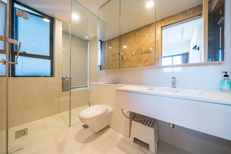 d'Leedon (Former Farrer Court) Condominium For Sale at S$ 2,150,000 | PropertyGuru Singapore - Bathroom