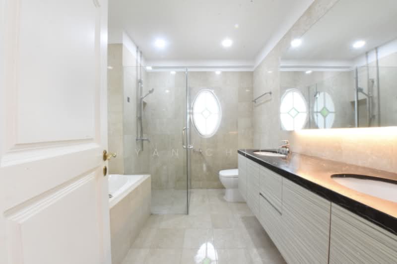 Gentle Villas - Detached House, Gentle Drive, 5 Bedrooms, 7,382 sqft, Detached House For Rent, by Bryan Chiew, 500035178 - Bathroom - PropertyGuru.com.sg