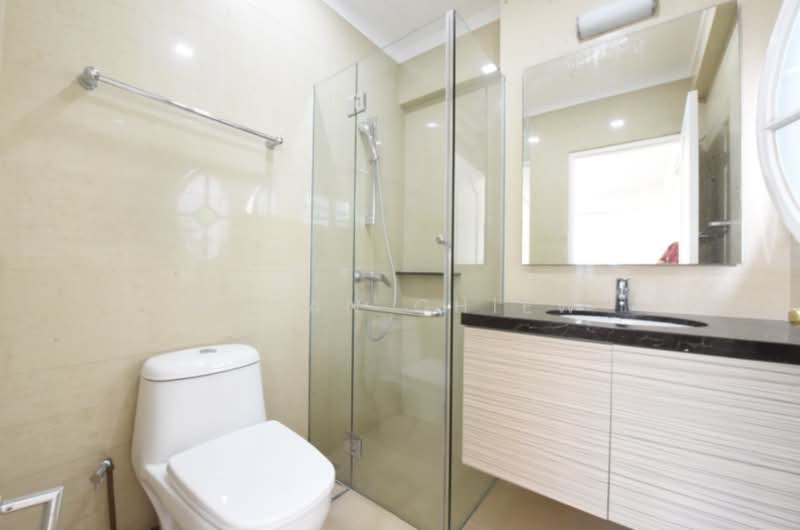 Gentle Villas - Detached House, Gentle Drive, 5 Bedrooms, 7,382 sqft, Detached House For Rent, by Bryan Chiew, 500035178 - Bathroom - PropertyGuru.com.sg