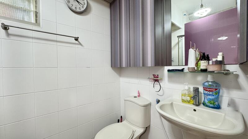 126C Kim Tian Road HDB Flat For Sale at S$ 1,100,000 | PropertyGuru Singapore - Bathroom