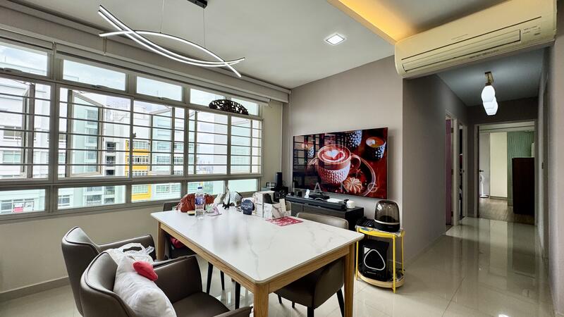 126C Kim Tian Road HDB Flat For Sale at S$ 1,100,000 | PropertyGuru Singapore - Living Room