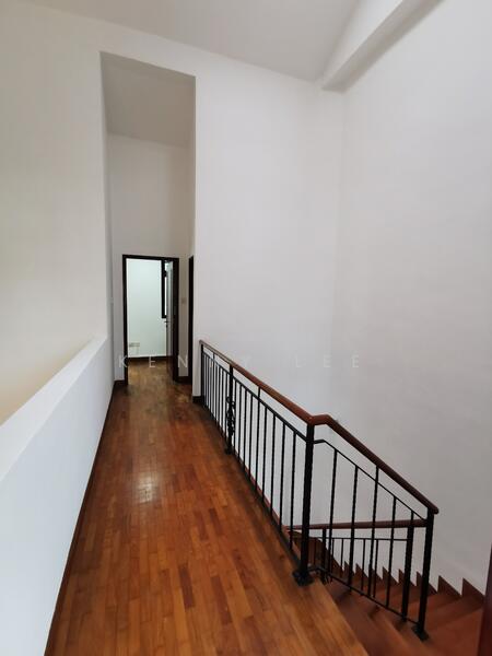 Lakeside, Jurong Lake vicinity terrace house, Corporation Walk, 5 Bedrooms, 3,000 sqft, Terraced House For Sale, by Kenny Lee, 500035322 - Corridor - PropertyGuru.com.sg