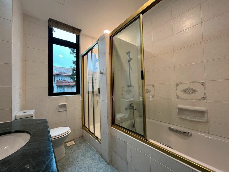 Lakeside, Jurong Lake vicinity terrace house, Corporation Walk, 5 Bedrooms, 3,000 sqft, Terraced House For Sale, by Kenny Lee, 500035322 - PropertyGuru.com.sg