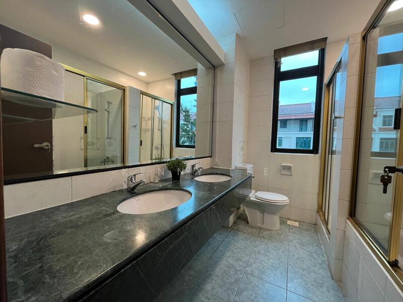 Lakeside, Jurong Lake vicinity terrace house, Corporation Walk, 5 Bedrooms, 3,000 sqft, Terraced House For Sale, by Kenny Lee, 500035322 - PropertyGuru.com.sg