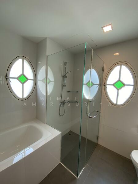 Gentle Villas Semi-Detached House For Sale at S$ 7,055,000 | PropertyGuru Singapore - Bathroom