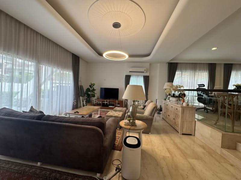 NEW LIST! NAMLY locale Well Renovated Only $2XXX PSF, Namly garden, Namly Ave, Jalan Haji Alias, Sixth Avenue, Tanglin / Holland / Bukit Timah, 5 Bedrooms, 3,850 sqft, Semi-Detached House For Sale, by Josephine Tan, 500035443 - Living Room - PropertyGuru.com.sg