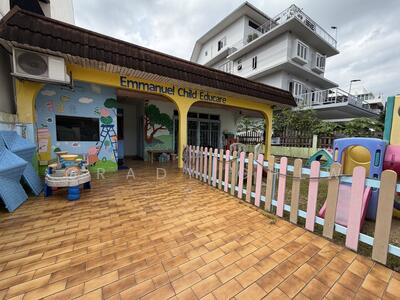 For Sale - Single Storey Semi-D Suitable for Rebuilt. Squarish Land, 12M Frontage