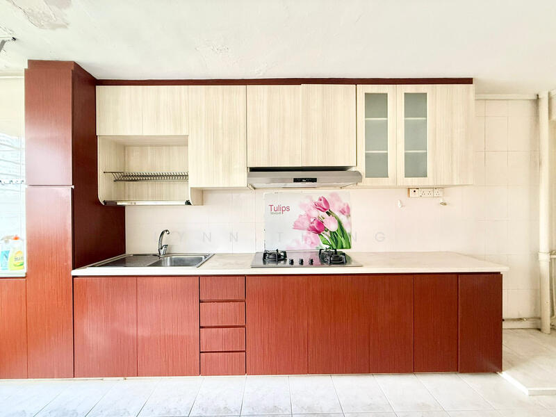 ❤️GIANT⚡️Move In Ready! CORNER Unit in 37 Bedok South Avenue w Unblock Views!, , 3 Bedrooms, 904 sqft, HDB Flat For Sale, by Lynn Tiang, 500035621 - Kitchen - PropertyGuru.com.sg