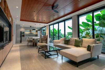 For Sale - RARE Hilltop Bungalow— 2-Detached Potential Near NYPS ☎️MARTIN 9320.20.20