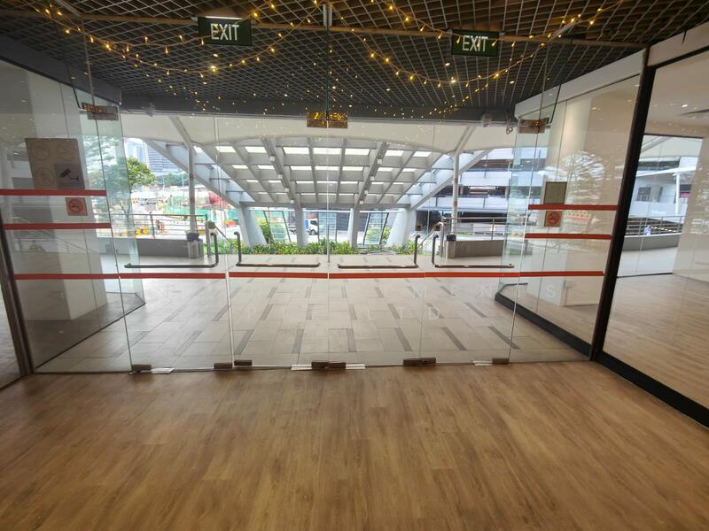 The Plaza, 7500A Beach Road, 355 sqft, Mall Shop For Sale, by Mohammad, 500035649 - Entrance - CommercialGuru.com.sg