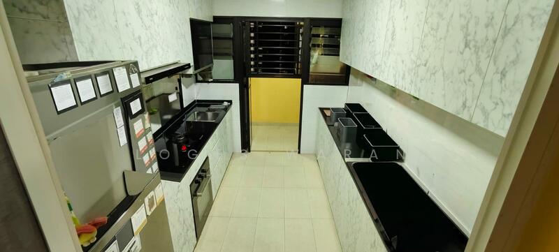 996A Buangkok Crescent HDB Flat For Sale at S$ 688,000 | PropertyGuru Singapore - Kitchen