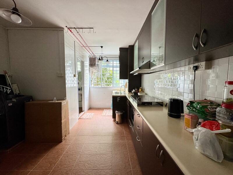 439 Fajar Road HDB Flat For Sale at S$ 548,000 | PropertyGuru Singapore - Kitchen
