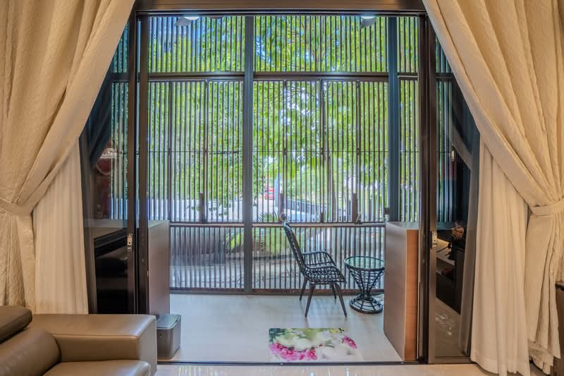 Parc Komo, 965 Upper Changi Road North, 4 Bedrooms, 1,410 sqft, Condominium For Sale, by Zen Chia, 500035715 - Living Room - PropertyGuru.com.sg