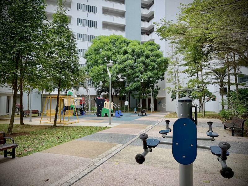260A Ang Mo Kio Street 21 HDB Flat For Sale at S$ 1,090,000 | PropertyGuru Singapore - Exercise Area & Playground