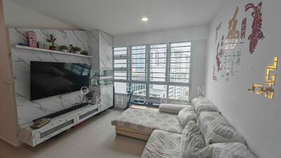 For Sale - 10B Bendemeer Light