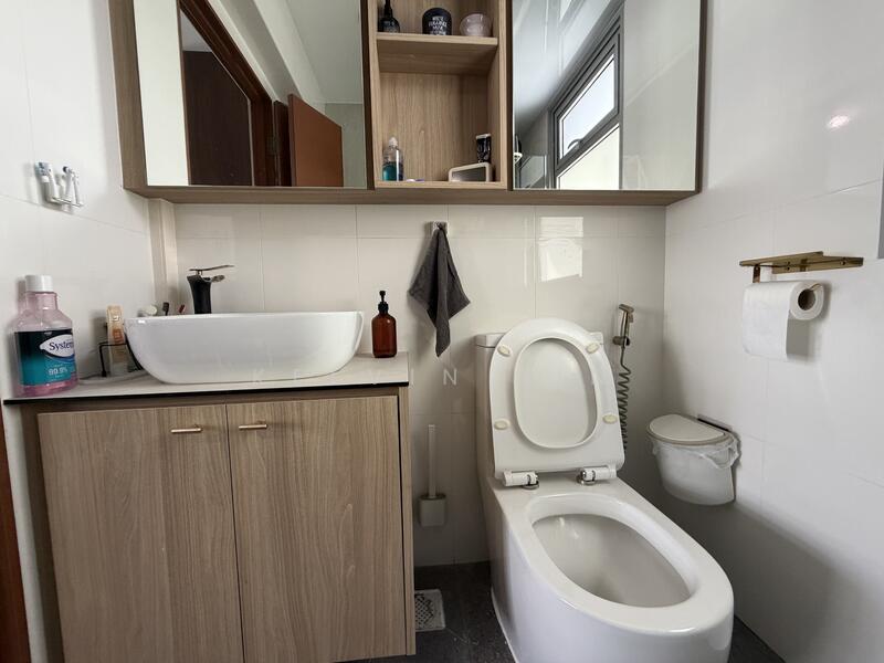 614B Tampines North Drive 1 HDB Flat For Sale at S$ 899,999 | PropertyGuru Singapore - Bathroom